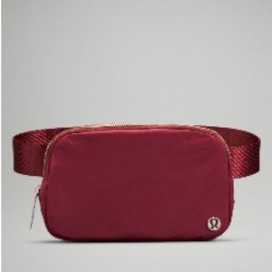 Lululemon Everywhere Belt Bag